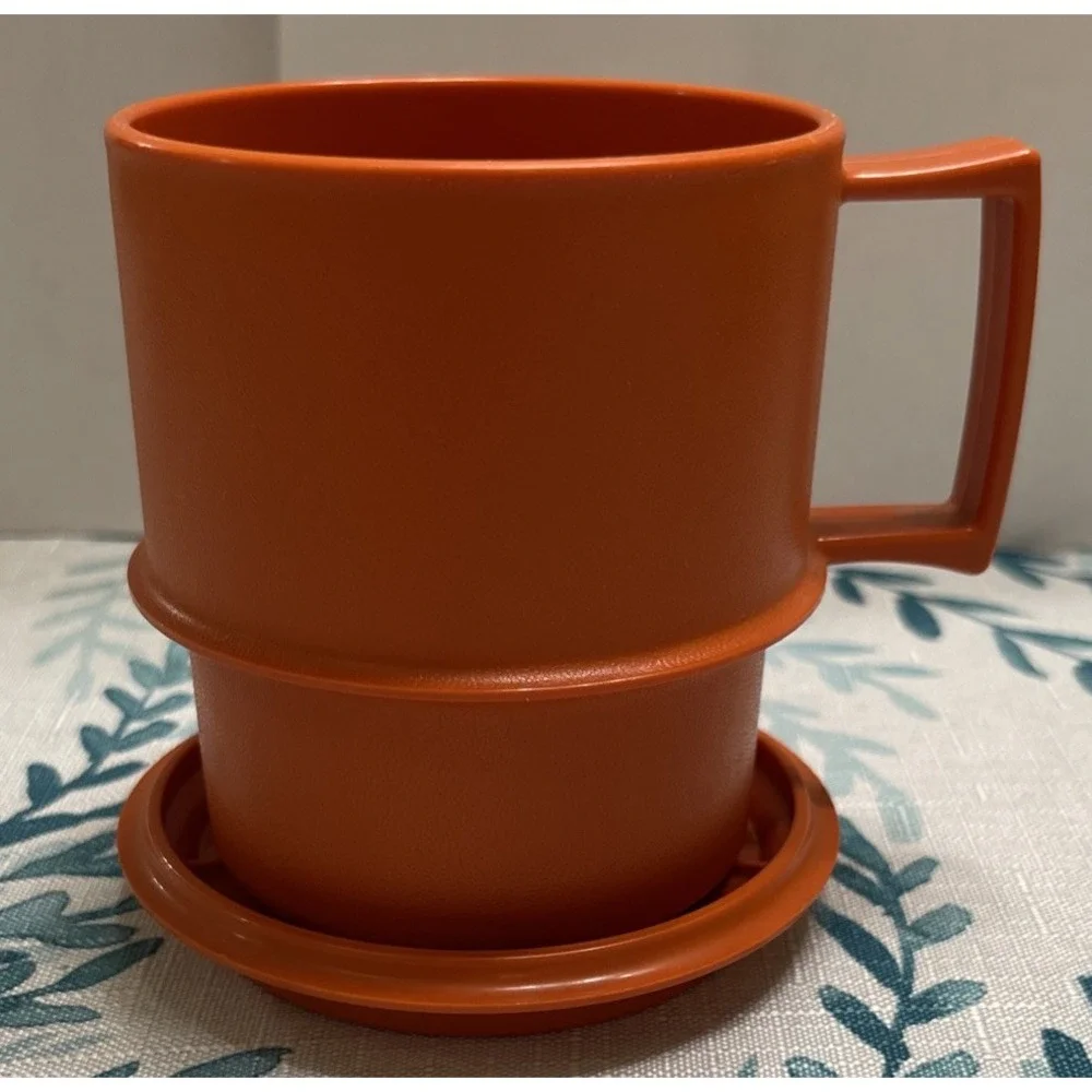 Vintage Tupperware 1312-11 Stacking‎ Mug W/ Lid Coaster 1313-4 Orange